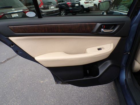 Used 2016 Subaru Outback 2.5i Limited AWD/4WD image 18