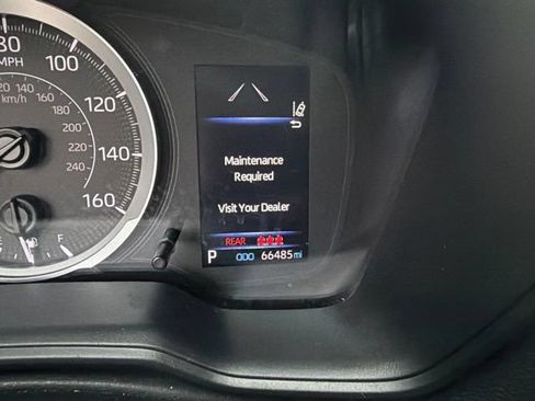 Used 2022 Toyota Corolla LE FWD image 2