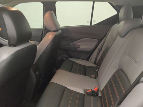 Used 2023 Nissan Kicks SR w/ SR Premium Package FWD image 18