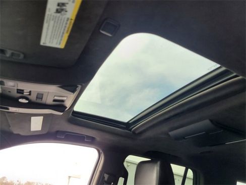 Used 2016 Cadillac Escalade Platinum image 10