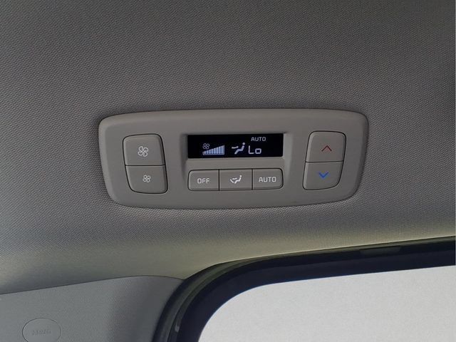 Used 2026 Kia Carnival FWD image 19