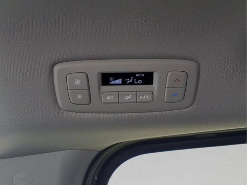 Used 2026 Kia Carnival FWD image 19