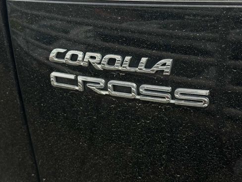 Certified 2024 Toyota Corolla Cross XLE image 5