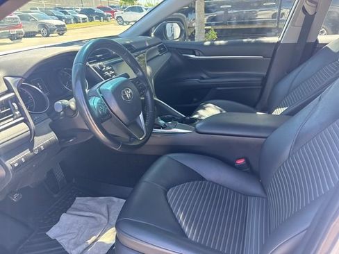 Used 2019 Toyota Camry SE image 9