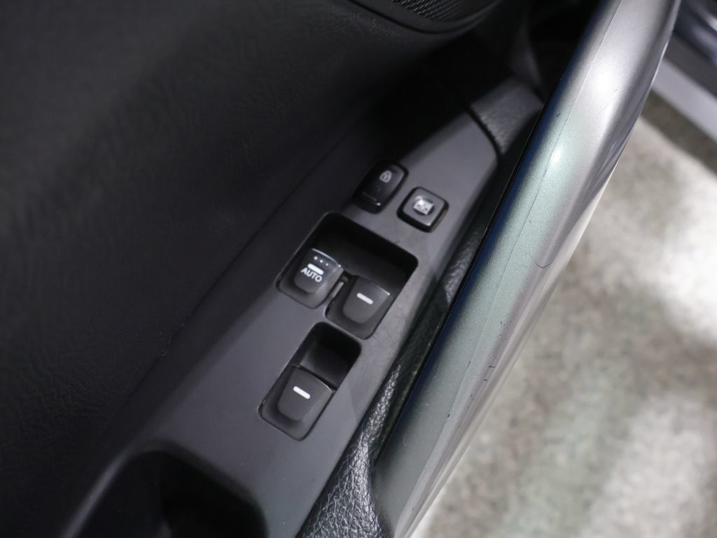 Used 2014 Hyundai Veloster Turbo FWD image 23