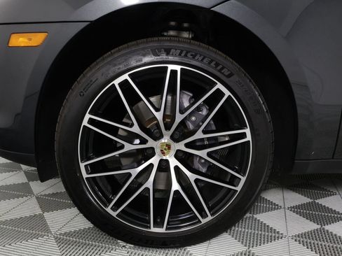 Certified 2026 Porsche Macan AWD/4WD image 30