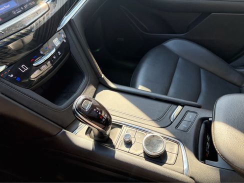Used 2025 Cadillac XT6 Premium Luxury AWD/4WD image 18