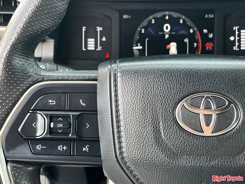Certified 2025 Toyota 4Runner SR5 AWD/4WD image 23