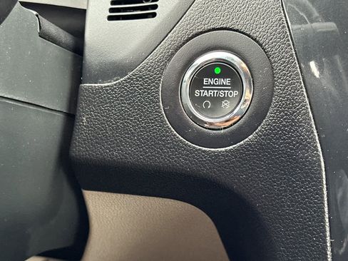 Used 2018 Ford Explorer XLT w/ Equipment Group 202A image 25