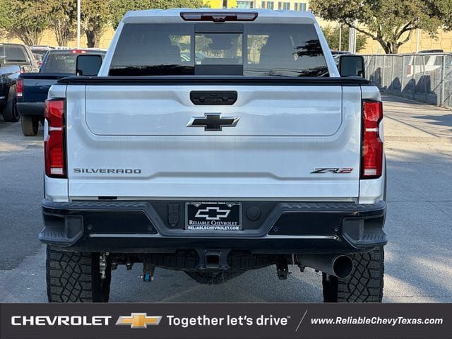 Used 2026 Chevrolet Silverado 2500 ZR2 AWD/4WD image 5
