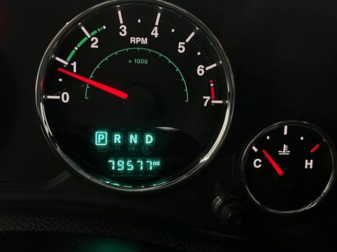 Used 2017 Jeep Wrangler Unlimited Rubicon w/ Cold Weather Group image 17