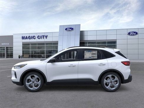 New 2026 Ford Escape ST-Line w/ Cold Weather Package AWD/4WD image 3