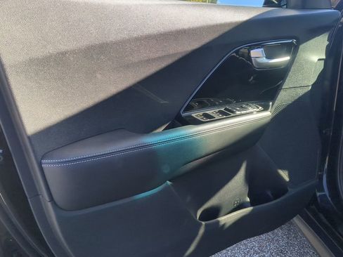 Used 2021 Kia Niro EX w/ Cold Weather Package image 21