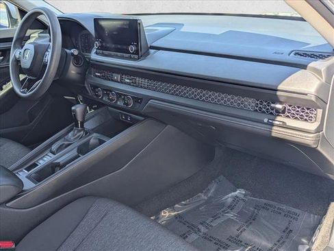 Used 2023 Honda Accord EX image 21