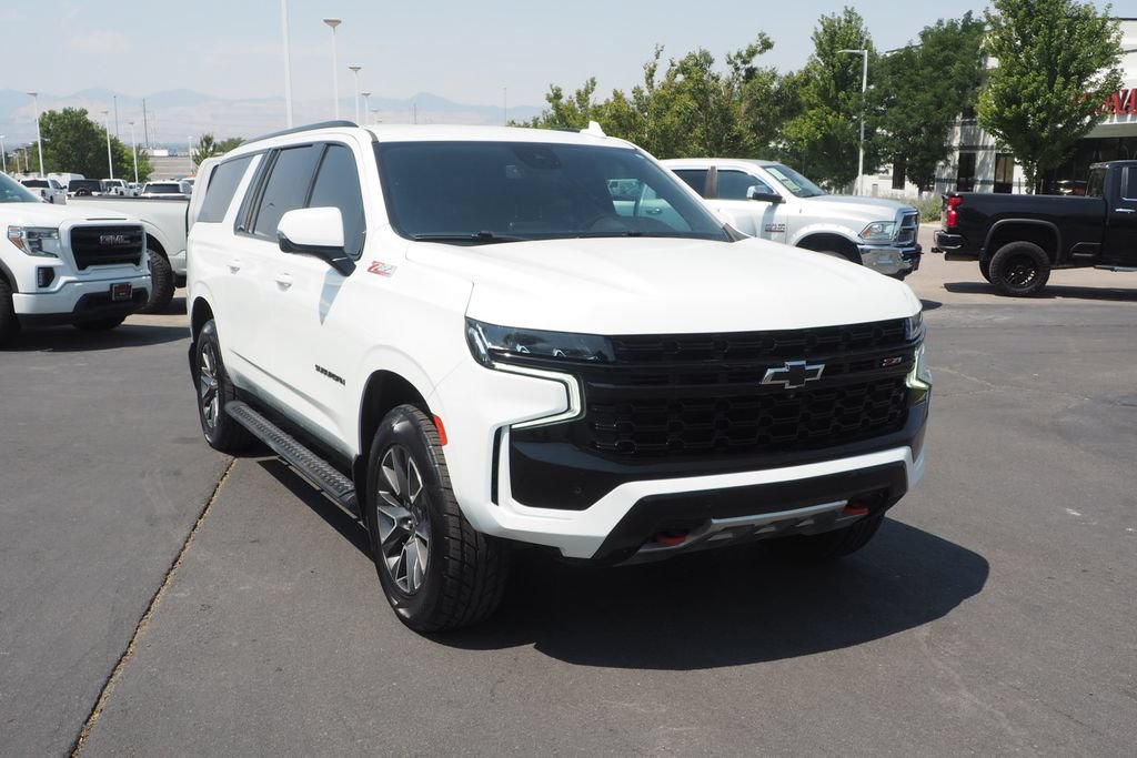 Used 2024 Chevrolet Suburban Z71 w/ Luxury Package AWD/4WD image 9