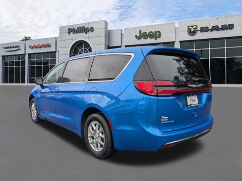 New 2026 Chrysler Pacifica Select FWD image 5
