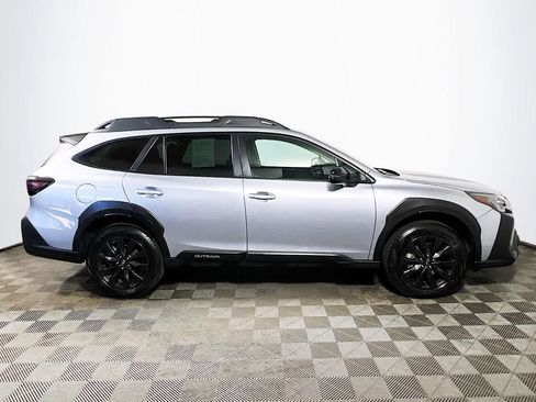 Used 2025 Subaru Outback Onyx Edition AWD/4WD image 8