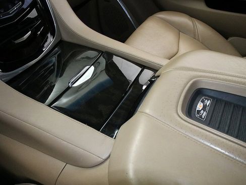 Used 2018 Cadillac Escalade ESV Platinum image 26