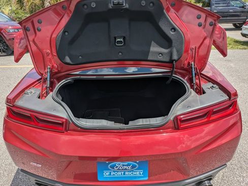 Used 2018 Chevrolet Camaro SS RWD image 13