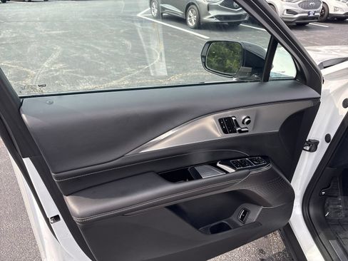 Used 2024 Cadillac Lyriq Tech RWD image 37