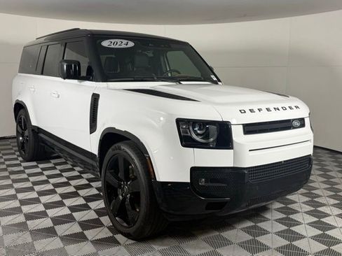 Used 2024 Land Rover Defender 130 X-Dynamic SE image 10