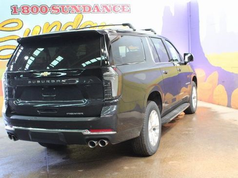 New 2025 Chevrolet Suburban Premier image 8