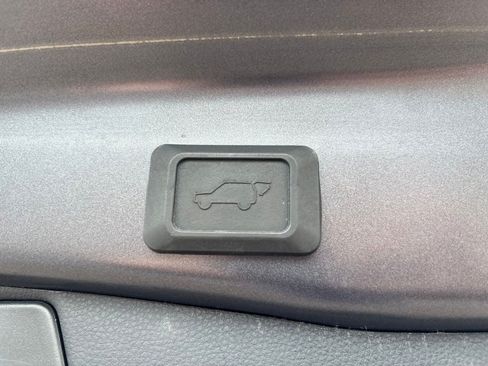 Used 2022 Toyota RAV4 XLE w/ Convenience Package AWD/4WD image 33