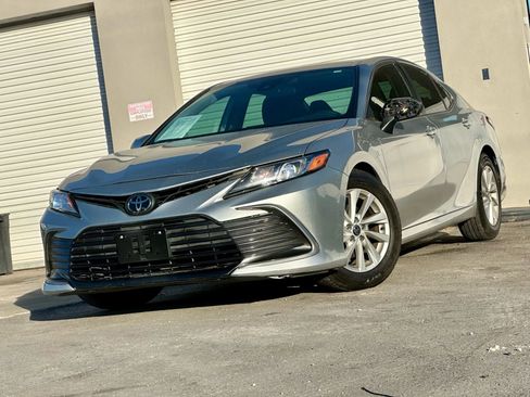 Used 2021 Toyota Camry LE FWD image 6