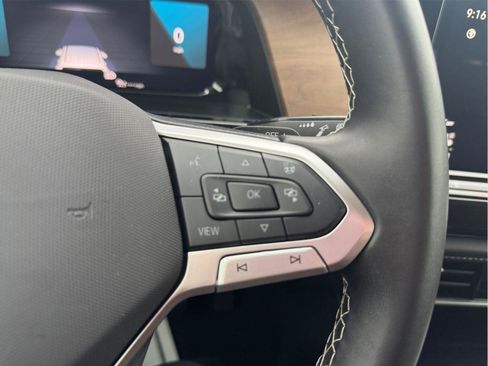 Used 2025 Volkswagen Atlas SE image 24