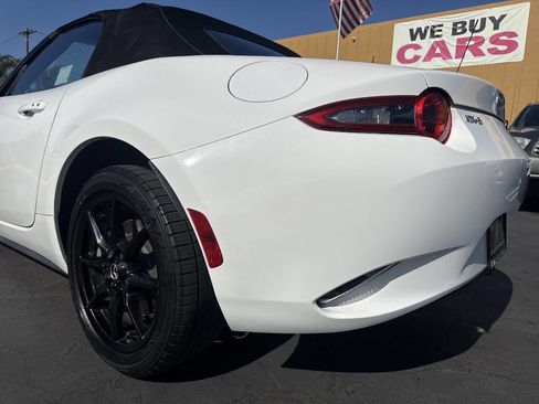 Used 2021 MAZDA MX-5 Miata Sport RWD image 33