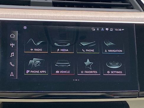 Used 2022 Audi e-tron Premium w/ Convenience Plus Package image 10