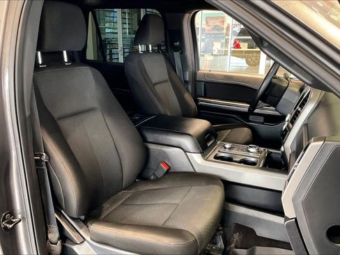 Used 2021 Ford Expedition XLT image 9