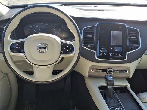 Used 2022 Volvo XC90 T6 Inscription image 5