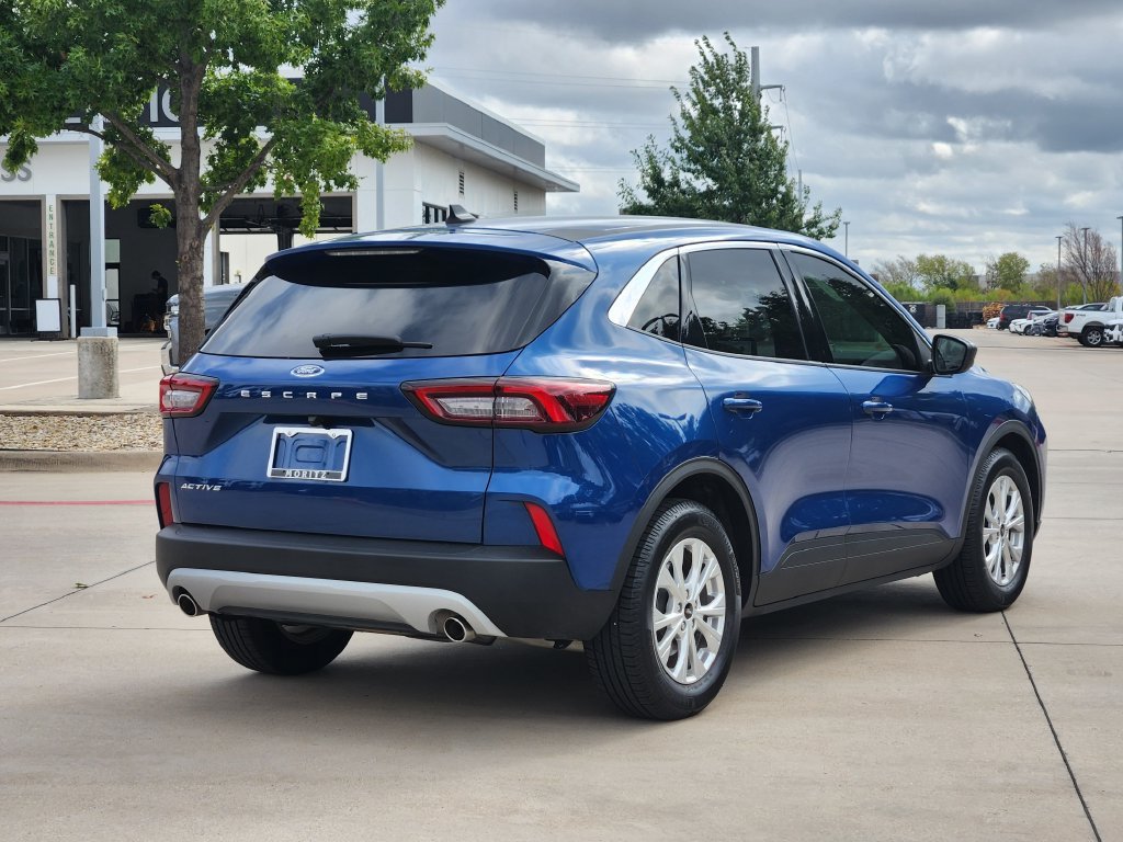 Used 2023 Ford Escape Active w/ Cold Weather Package FWD image 4
