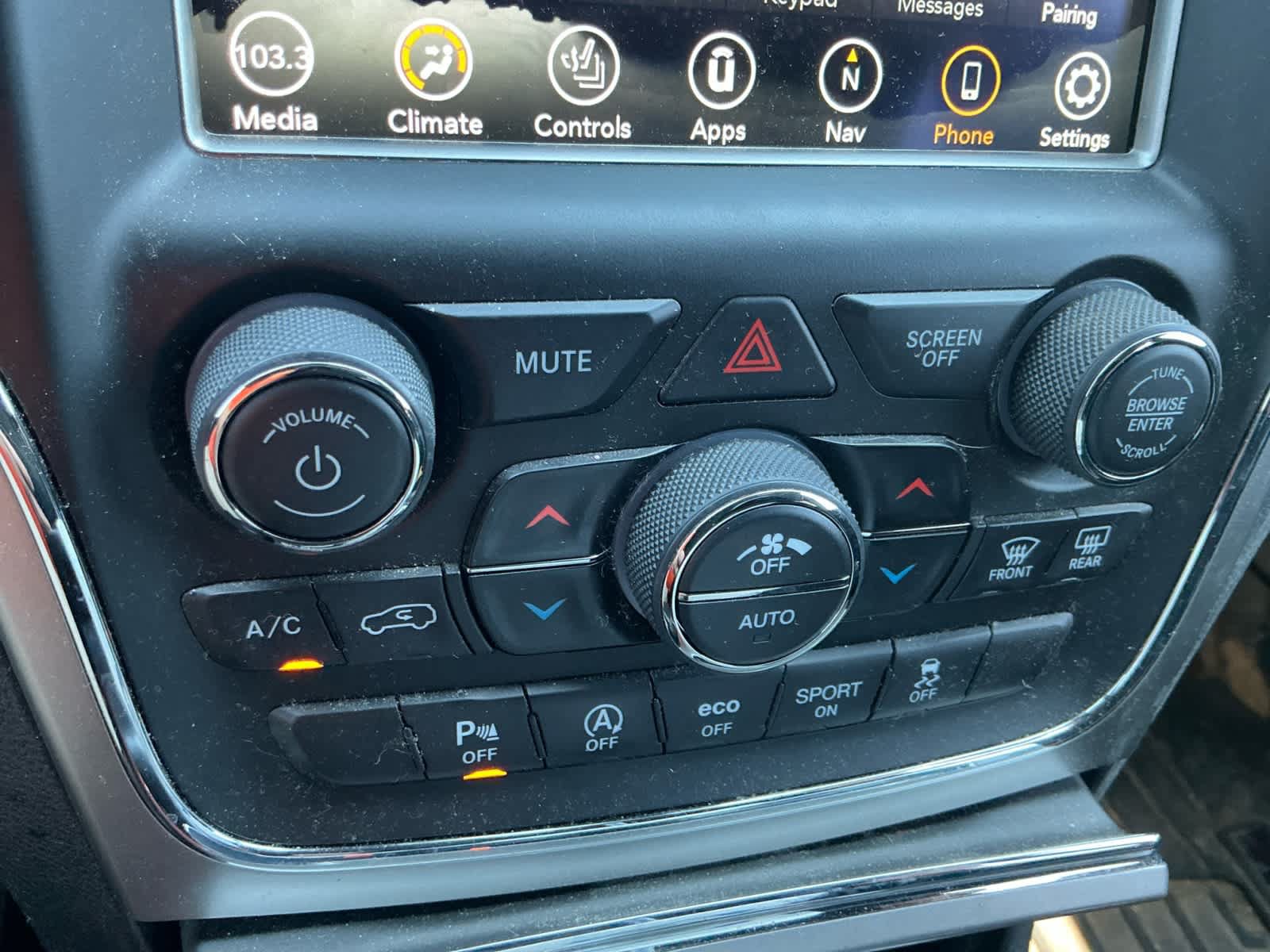 Used 2018 Jeep Grand Cherokee Altitude AWD/4WD image 18