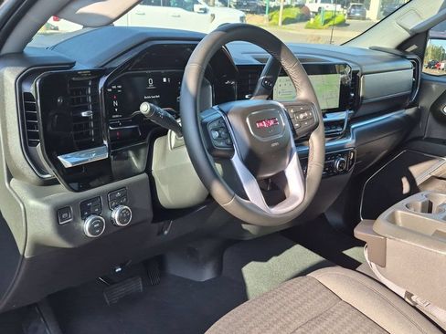 Used 2023 GMC Sierra 1500 Elevation AWD/4WD image 11