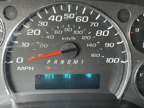 Used 2021 Chevrolet Express 2500 w/ Driver Convenience Package image 25