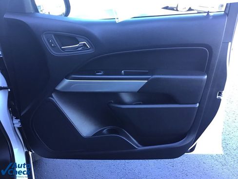 Used 2022 Chevrolet Colorado LT w/ Fleet Safety Package image 17