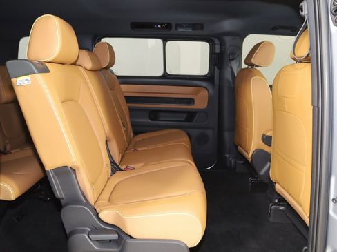 Used 2025 Volkswagen ID. Buzz Pro S image 15