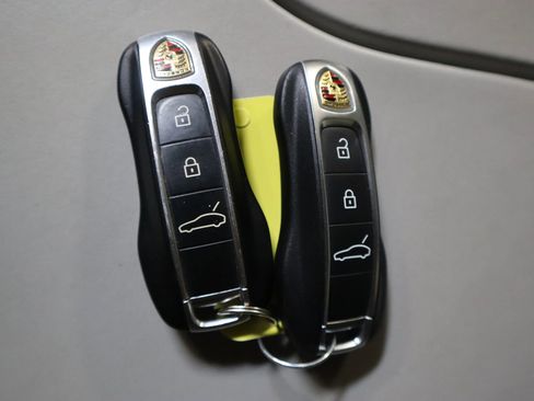 Used 2019 Porsche Panamera w/ Premium Package Plus image 25