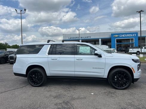 New 2026 Chevrolet Suburban High Country AWD/4WD image 2