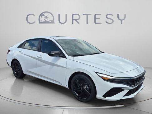 New 2026 Hyundai Elantra SEL Sport FWD image 7