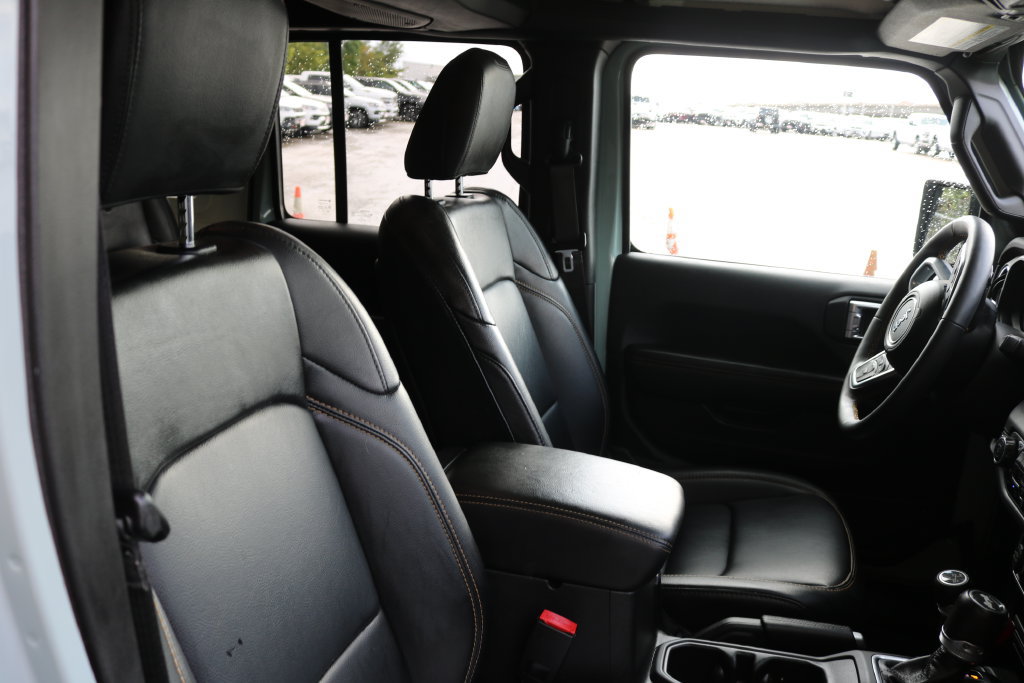 Used 2024 Jeep Wrangler Unlimited Sahara AWD/4WD image 20