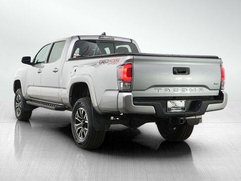 Used 2020 Toyota Tacoma TRD Sport AWD/4WD image 3