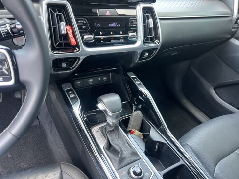 Used 2023 Kia Sorento SX image 30