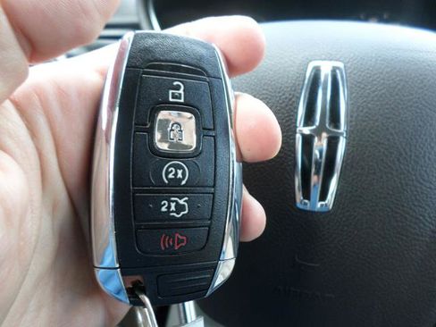 Used 2017 Lincoln MKC Premiere AWD/4WD image 10