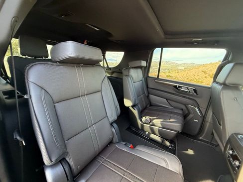 New 2026 Chevrolet Suburban High Country image 16