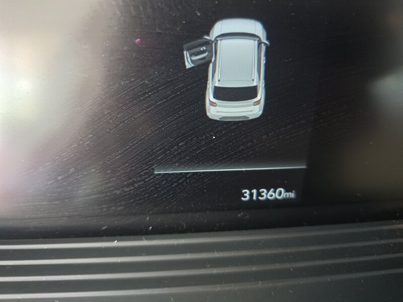 Used 2025 Hyundai Venue SEL FWD image 17