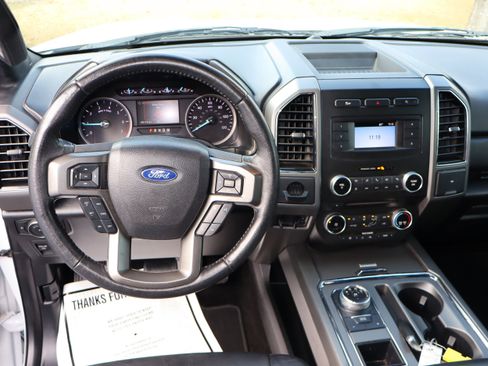 Used 2018 Ford Expedition XLT image 22