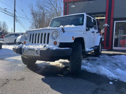 Used 2013 Jeep Wrangler Unlimited Sahara w/ Dual Top Group image 4